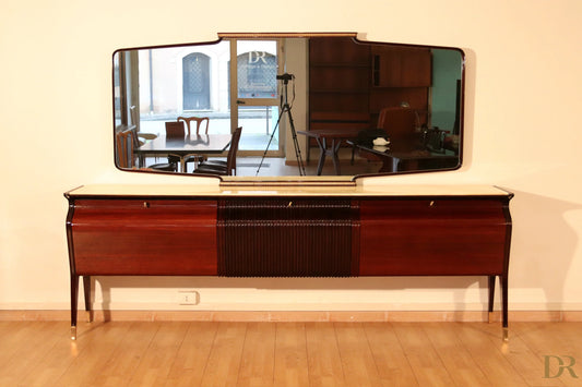 Dressoir van Osvaldo Borsani in mahonie en palissander met zwart paneel en gouden poten, Italiaans modernistisch design.