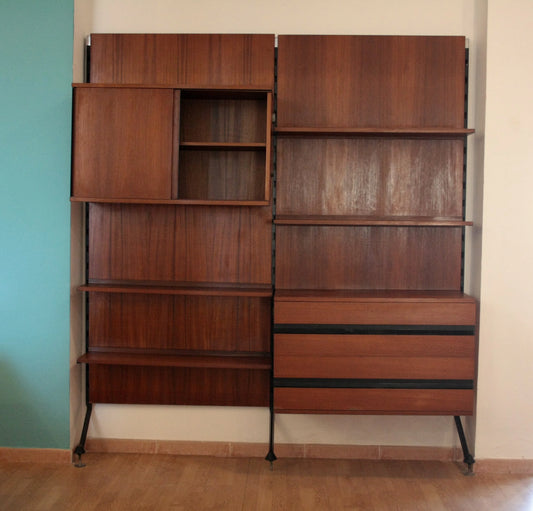 Modulaire boekenkast met twee houten modules, modulair wandmeubel Urio ontworpen door Ico en Luisa Parisi voor Mim 1957, Italië, jaren 60