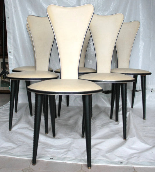 Set van vijf Umberto Mascagni stoelen in wit kunstleer met een onregelmatig driehoekig ontwerp, jaren 60, Italië