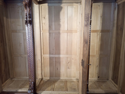Tre armadi antichi in legno con porte a pannelli in stile rinascimentale italia fine xix secolo