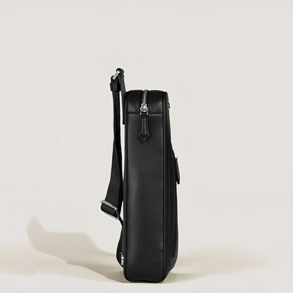Borsa a tracolla montblanc soft nera in pelle con design minimalista e tasche esterne offrono praticità elegante