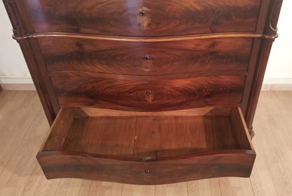 Cassettone luigi filippo in piuma di mogano con ripiano in marmo bianco carrara xix secolo elegante e di alta qualità