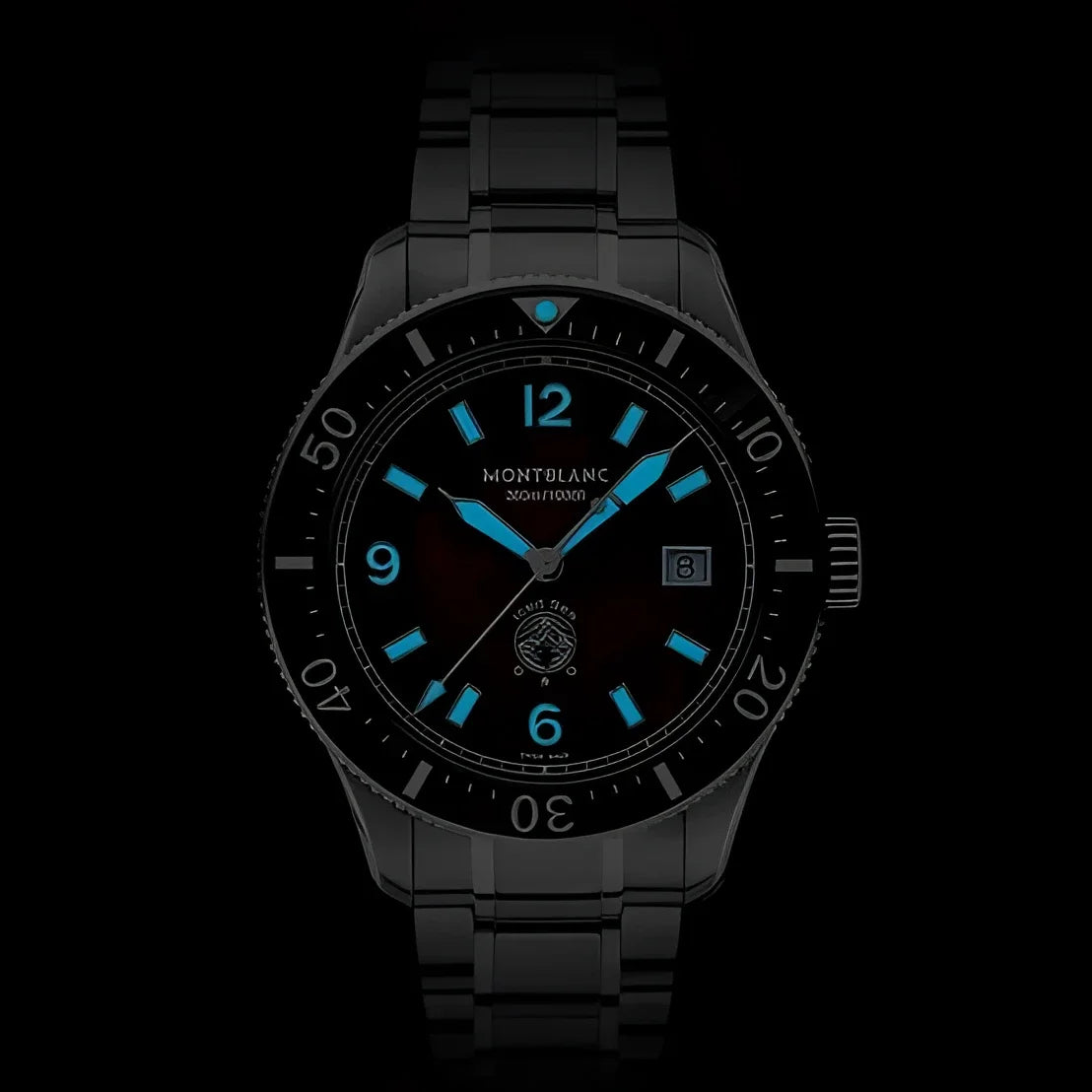 Montblanc iced sea automatic orologio subacqueo nero con quadrante blu luminoso e indici abbinati acciaio 41mm