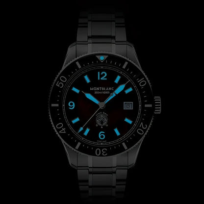 Montblanc iced sea automatic orologio subacqueo nero con quadrante blu luminoso e indici abbinati acciaio 41mm