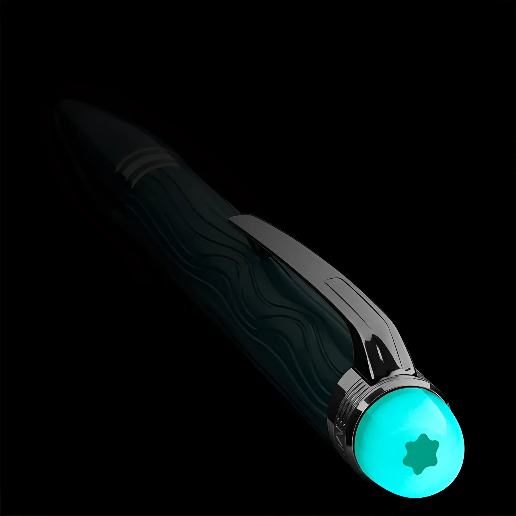 Montblanc starwalker polargreen fineliner nero con cappuccio turchese luminoso che cattura magia dell’aurora boreale