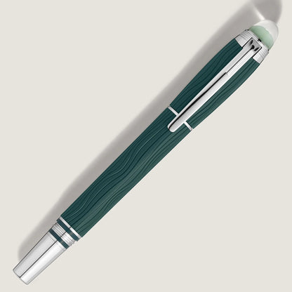 Montblanc stilografica starwalker polargreen verde scuro con texture effetto legno e dettagli in argento lucido collezione dellaurora boreale