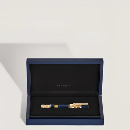 Stilografica montblanc masters of art homage to gustav klimt con corpo blu profondo e dettagli dorati in confezione blu marino