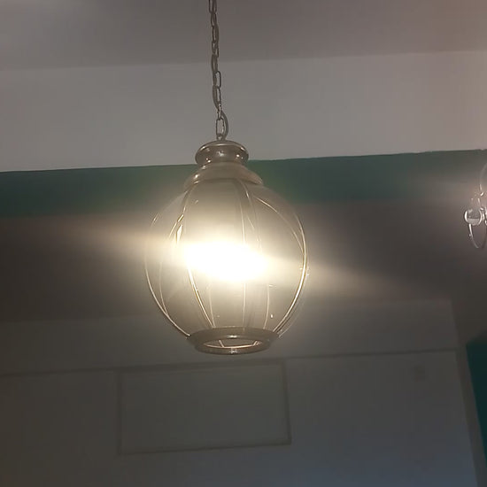 Lampadario in ottone con vetri fumé a spicchi — Italia, seconda metà XX secolo