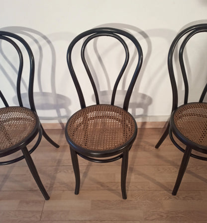 Classiche sedie da pranzo in faggio curvato con sedili in canna tessuta set thonet italia di 4 pezzi