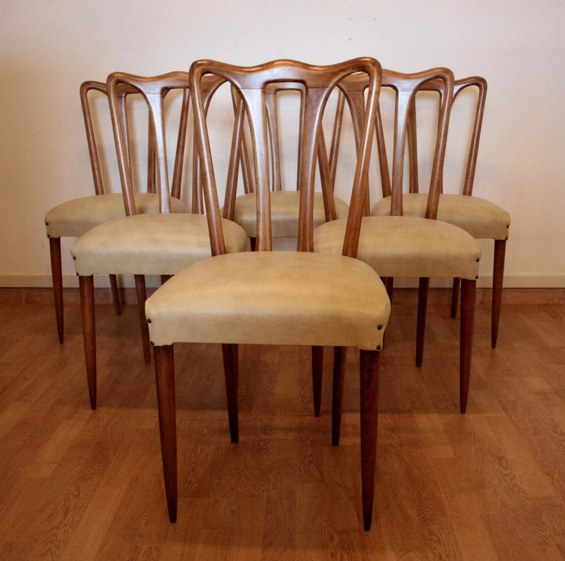 Set 6 sedie mid-century modern italiane prodotte negli anni 60 con sedili in similpelle bianca in perfette condizioni