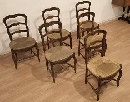 Set di sei sedie provenzali rustiche in rovere massello ottocento con sedili in paglia restaurate in ottime condizioni