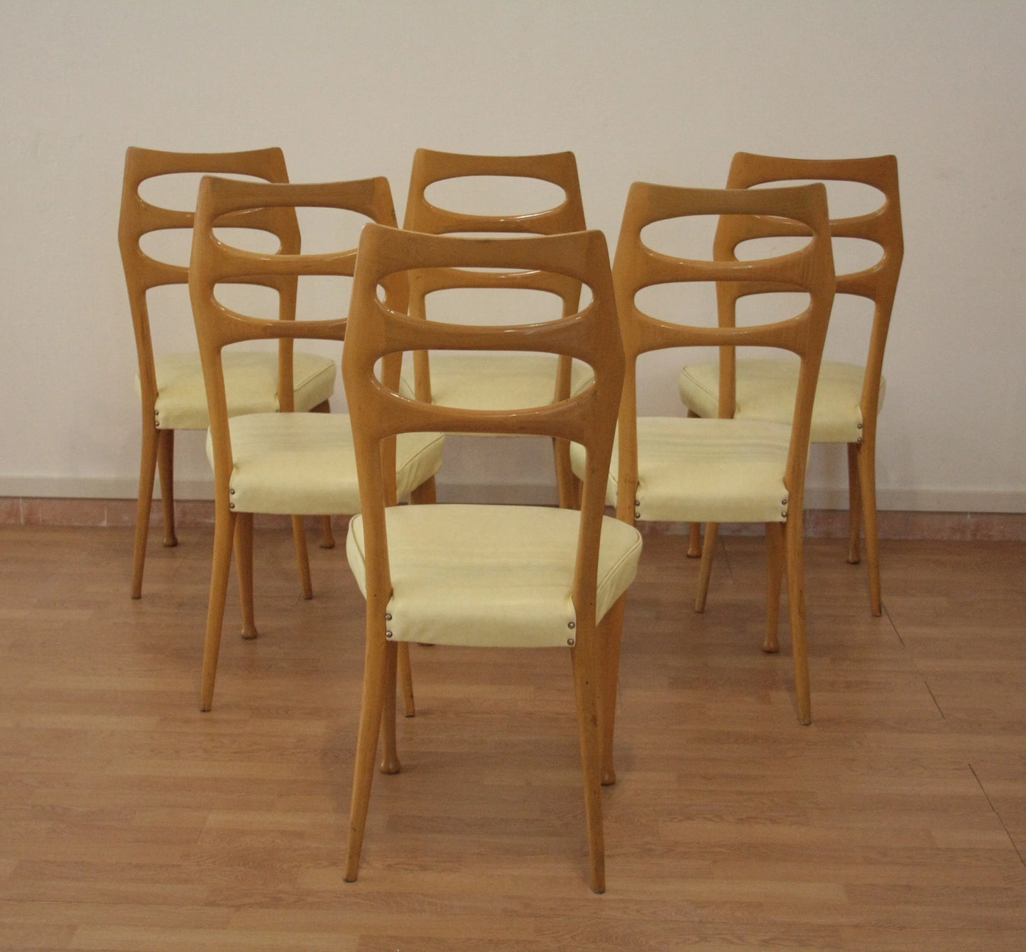 Set di 6 sedie da pranzo vittorio dassi anni 50 in legno con seduta imbottita per dario raia antiquariato
