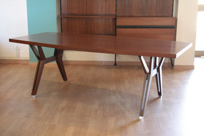 Tavolo tolomeo di ico parisi modello scrivania direzionale in legno rettangolare con gambe dal design unico italia 1958